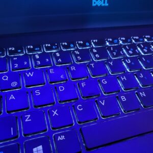 DELL E7270 / i7 6600 / 12 GB DDR4 / 256 NVMe / FHD