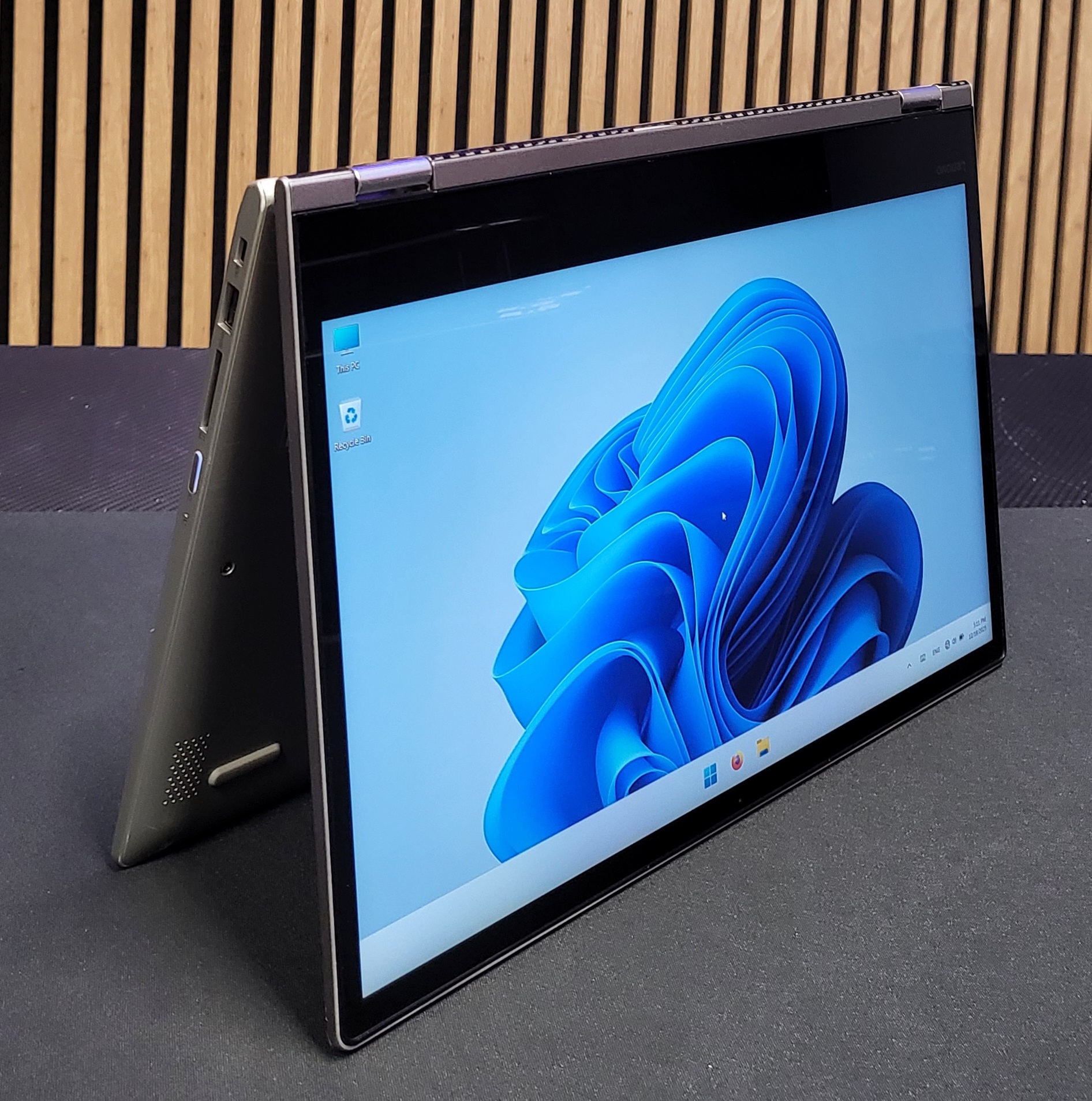 Lenovo Yoga / i5 8250 / NVMe / Full HD Liečiamas