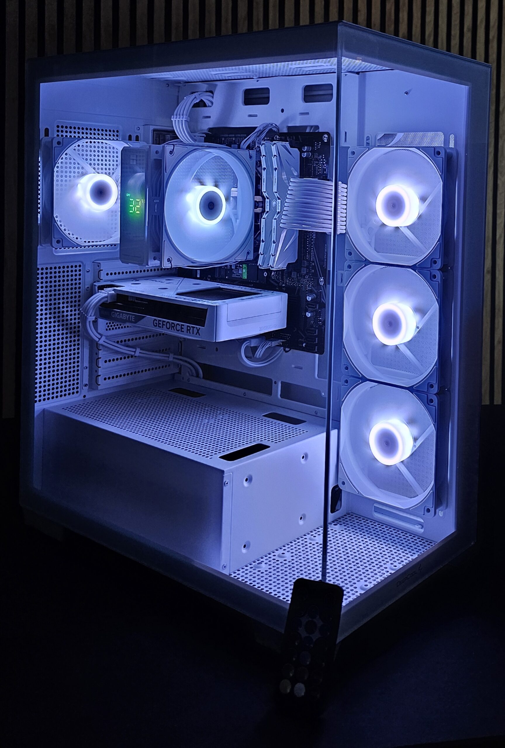 Gaming / AMD Ryzen 7 / 1TB NVMe / 16GB / RTX 8GB