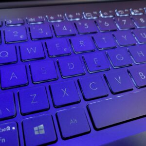 Asus UltraBook White / i5 1135G7 / 8GB / 256 NVMe