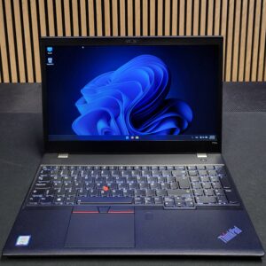 LENOVO 15,6 / i7 8550 / 16GB / SSD / Quadro / FHD