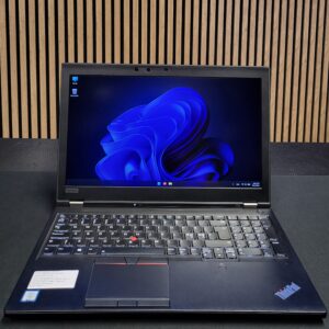 Lenovo 15,6 / i7 8850 / 32GB / 512 / Quadro 4GB